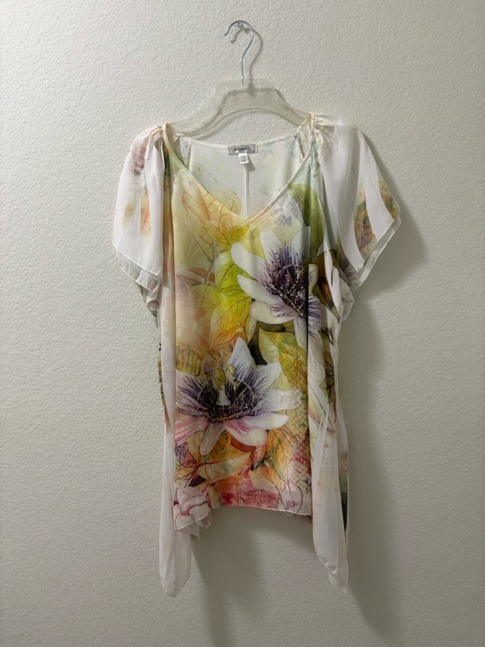 Dress barn white floral print tunic top flowy flutter sleeves V-neck size 1X EUC